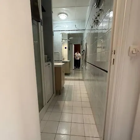 10 Canal, Studio Au Calme, Piscine Solarium Paris