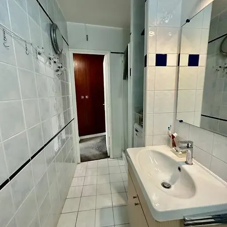 10 Canal, Studio Au Calme, Piscine Solarium * Paris